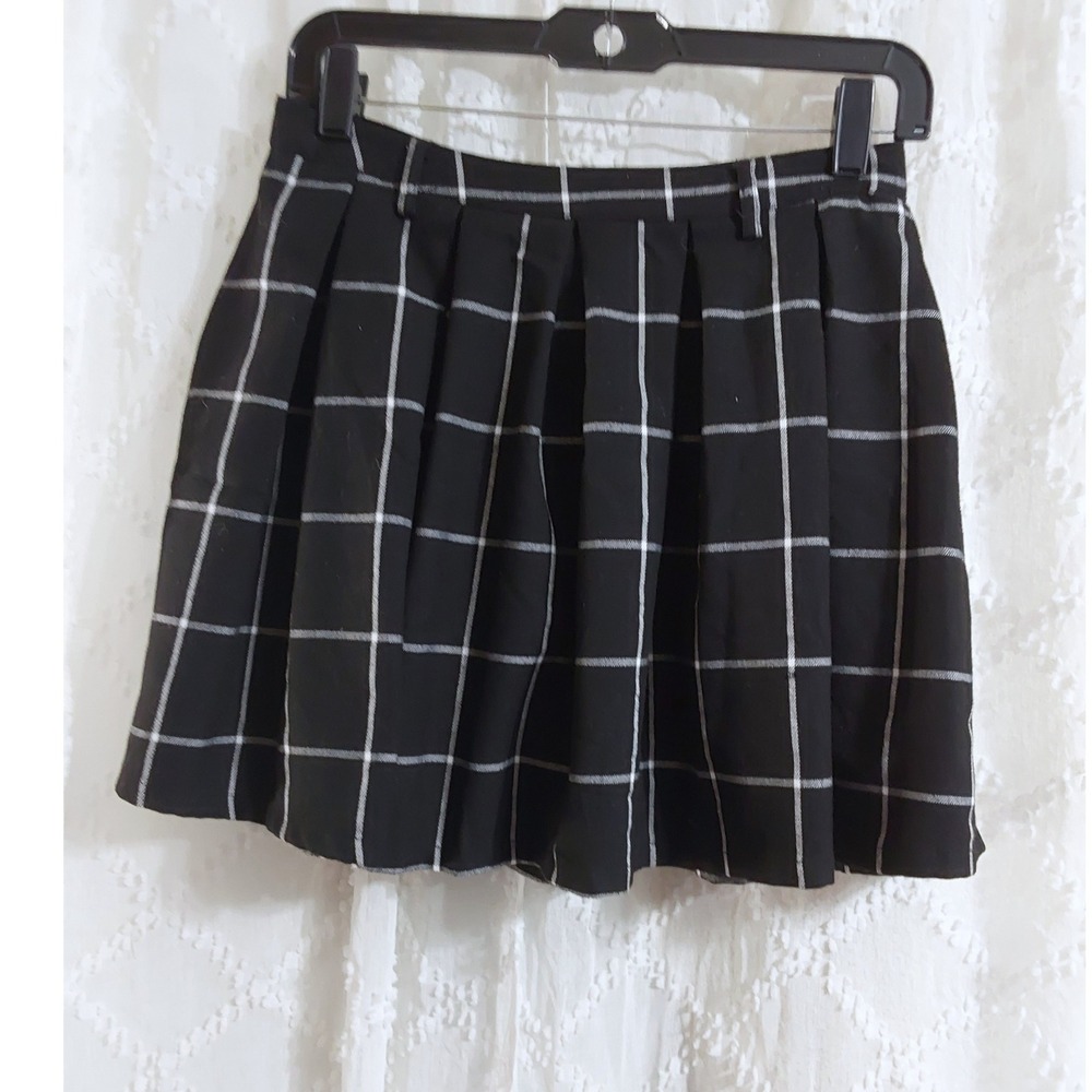 Hot Topic Black White Windowpane Plaid Pleated Mini Skirt Small RN120684